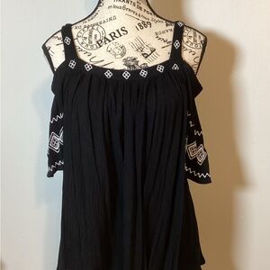 JAPNA BOHO OFF THE SHOULDER BLACK EMBROIDERED COLD SHOULDER TOP SIZE MED